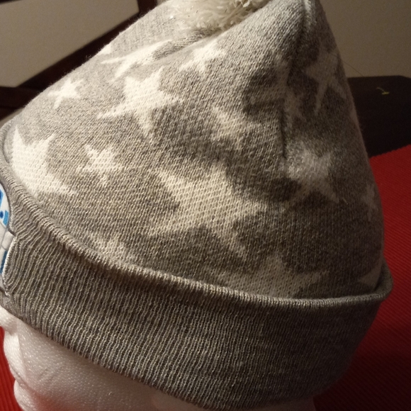 Star Wars R2-D2 Pom Pom Beanie Unisex Adult. - Picture 2 of 6